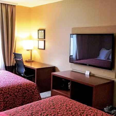 Days Inn By Wyndham Brooklyn Marine Park New York Eksteriør bilde
