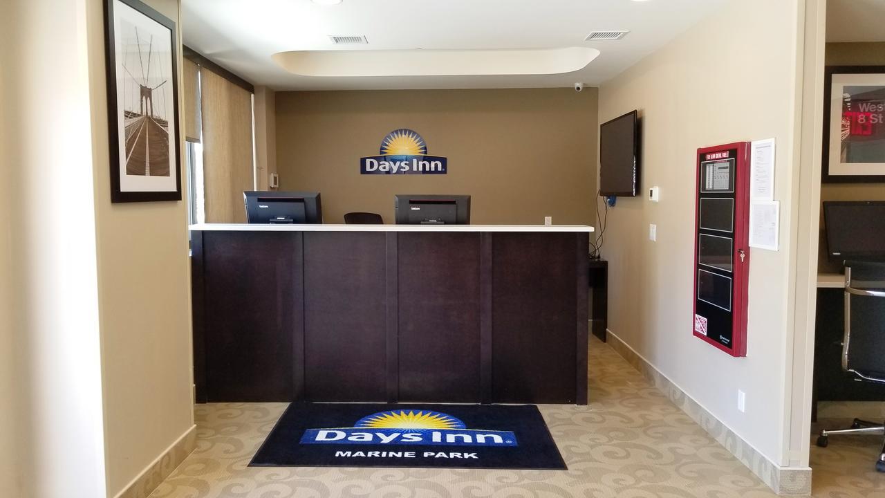 Days Inn By Wyndham Brooklyn Marine Park New York Eksteriør bilde