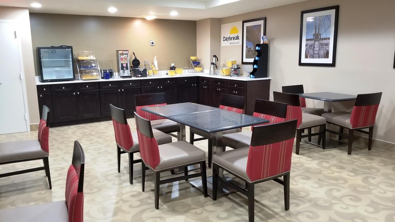 Days Inn By Wyndham Brooklyn Marine Park New York Eksteriør bilde